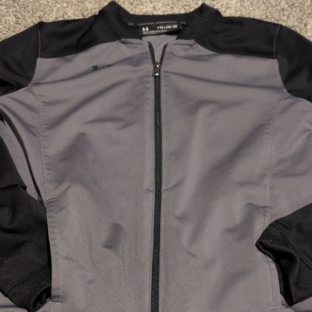 Under Armour Zipper Light Weight Sweatshirt